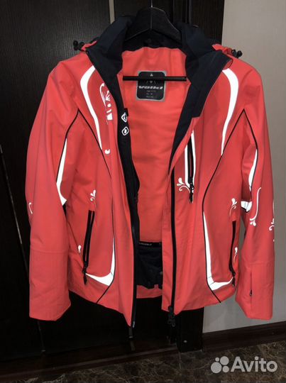 Горнолыжная куртка в очень хорошем состоянии