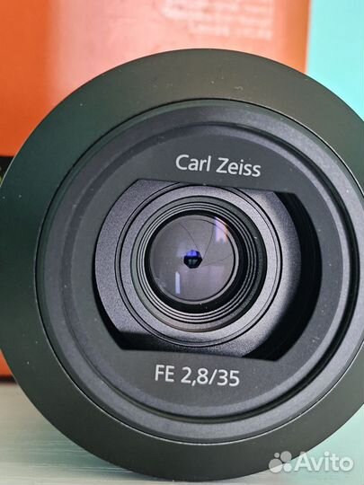 Объектив Sony Carl Zeiss Sonnar T* 35mm f/2.8 ZA