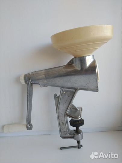 Соковыжималка шнековая ручная