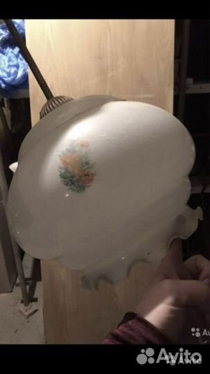 Люстра и плафон