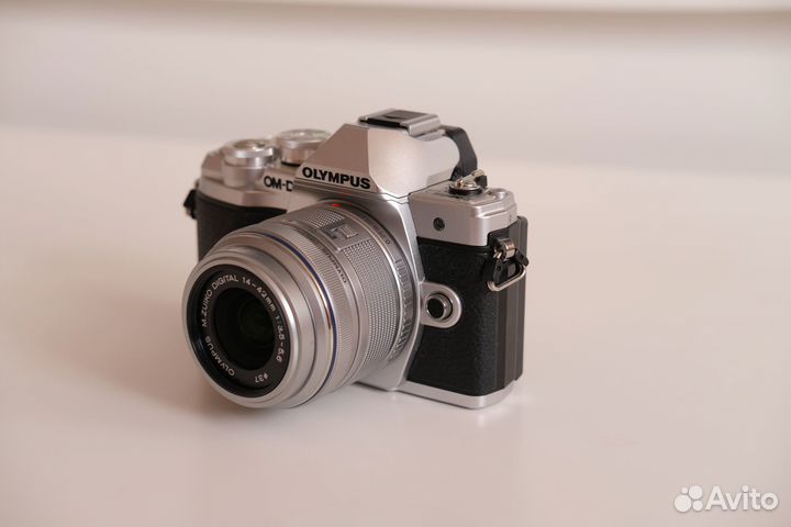 Olympus OM-D E-M10 Mark III