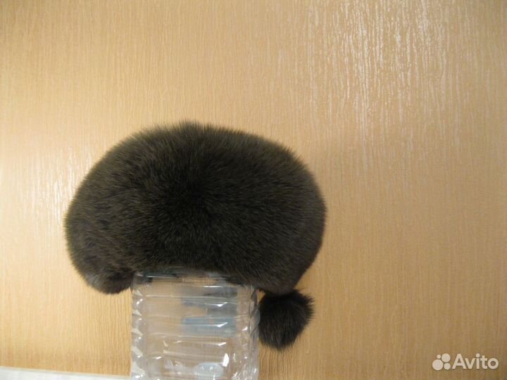 Продаю женский берет из меха песца. Цвет зеленый