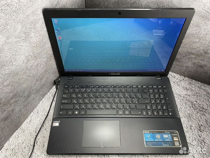 М. Ноутбук Asus X552W