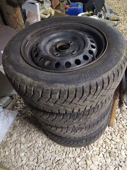 Nitto Therma Spike 185/65 R15