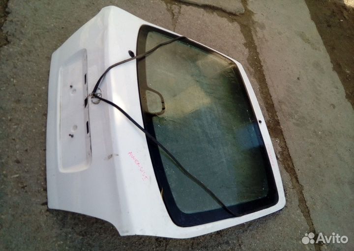 Дверь багажника Toyota Avensis 220