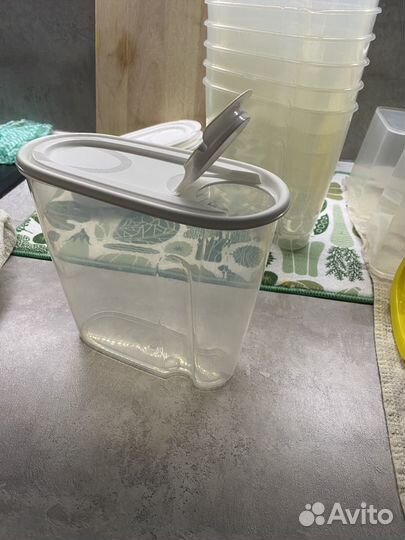 Контейнеры для сыпучих продуктов