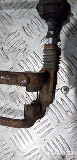 Скоба заднего тормозного суппорта Chevrolet Cruze