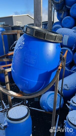 Бочки 40л пластиковые с винтовой крышкой