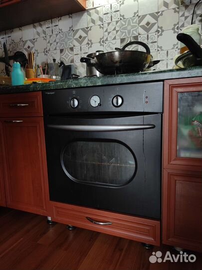 Духовой шкаф,варочная поверхность,вытяжка комплект