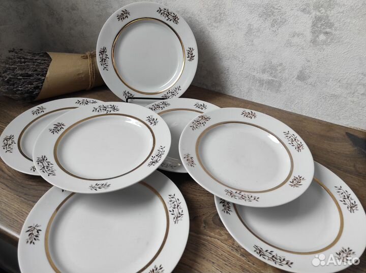 Фарфоровые тарелки Пролетарий. 7 шт. комплектом
