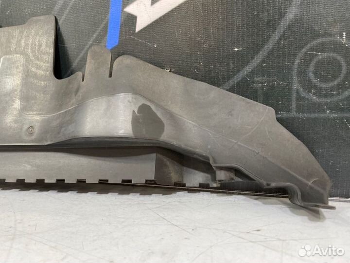 Воздуховод радиатора правый Audi A6 C6 BDW 2005