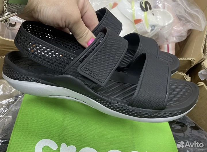 Сандалии crocs