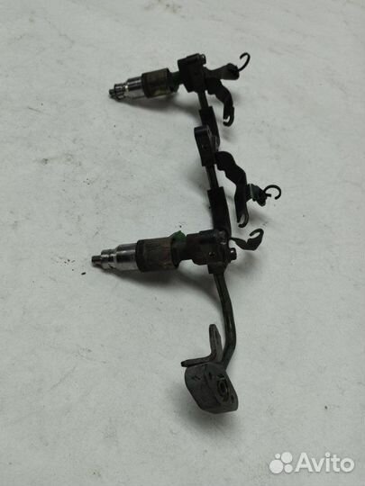 Топливная рампа левая Nissan Cefiro VQ25 2003