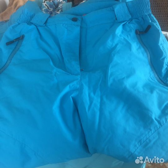 Горнолыжный костюм и горнолыжные брюки