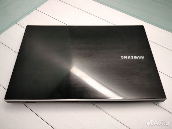Корпус Samsung NP305V5A