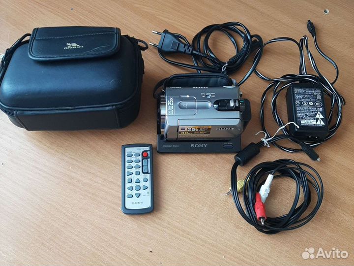 Продам видеокамеру цифровую sony