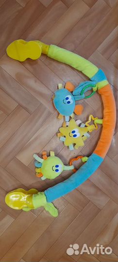 Игрушки для малышей+дуга на кровать