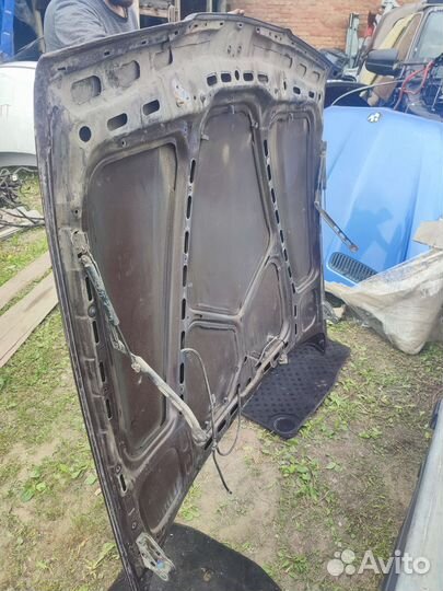 Капот BMW E32