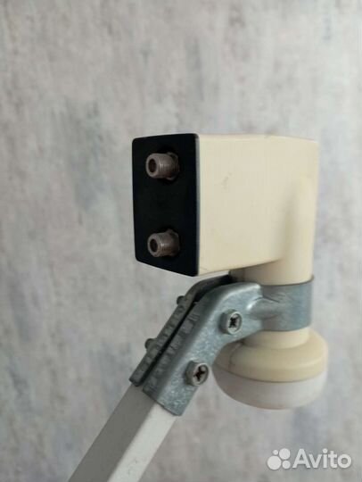 Спутниковая тарелка НТВ плюс и Триколор