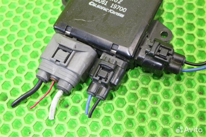 Блок управления вентилятором Mitsubishi Lancer