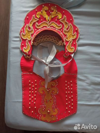 Кокошник и нагрудник