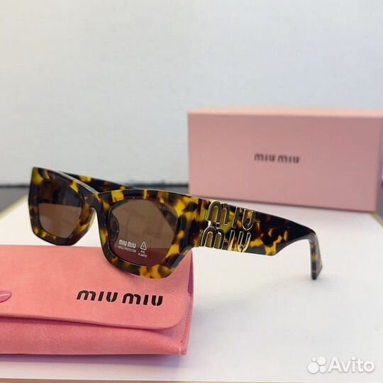 Солнцезащитные очки Miu Miu. Оригинал