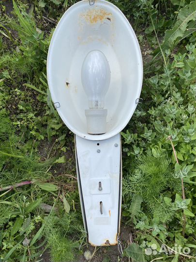 Уличный фонарь на столб с креплением