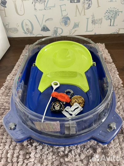 Beyblade арена