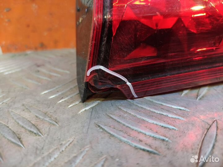 Фонарь внутренний левый Mitsubishi Outlander 3