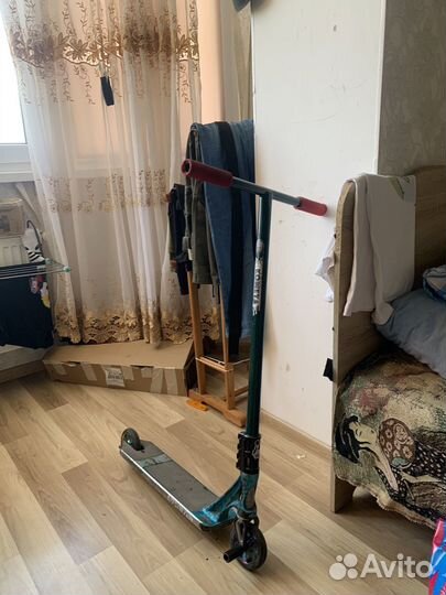 Трюковой самокат в стрит