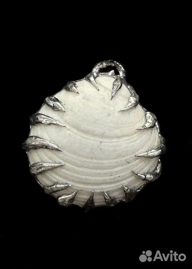 Подвеска с шипами,ракушка