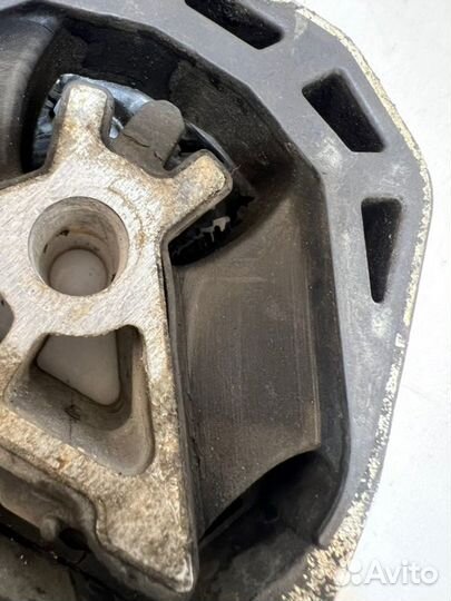 Подушка двигателя задняя Ford Focus 3 CB8 1.6L