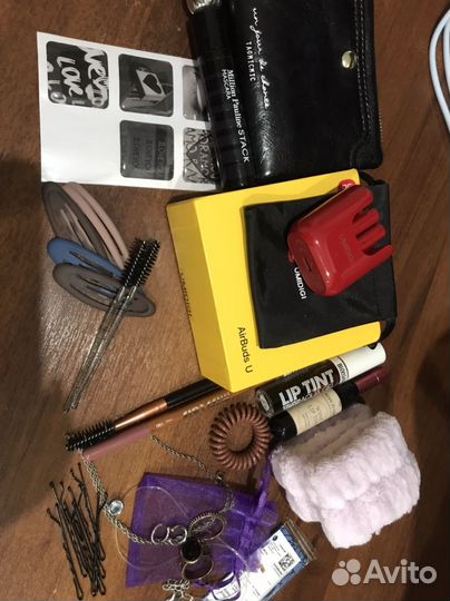 Набор косметики аксессуаров бонус наушники