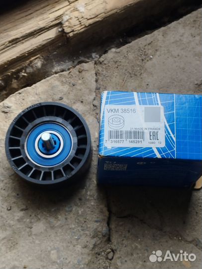 Ролик натяжной