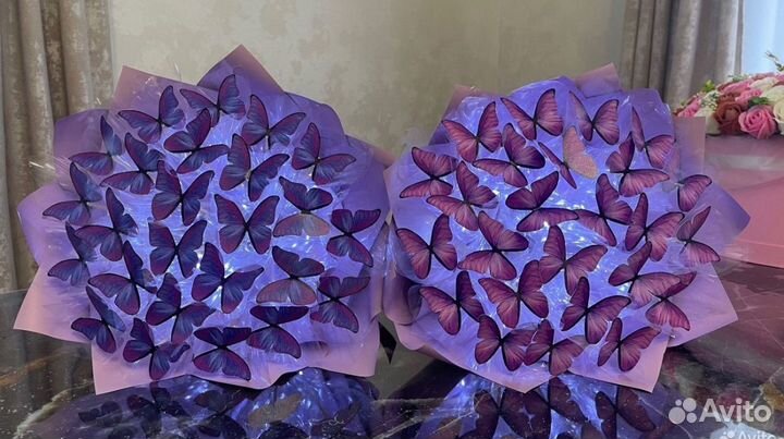 Бабочки светящиеся в букете