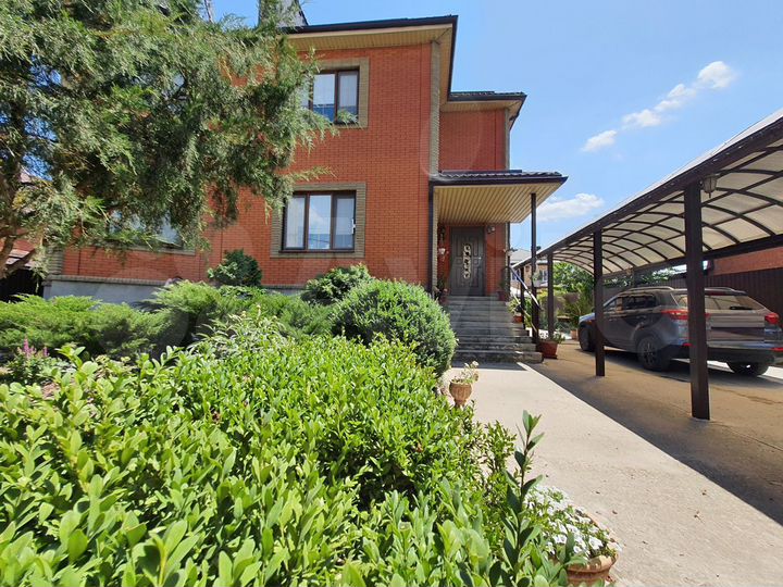 Дом 220 м² на участке 6 сот.