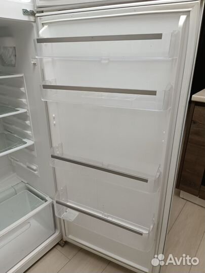 Холодильник vestel