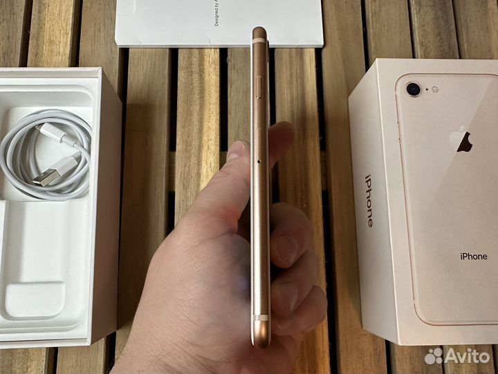 iPhone 8, 64 ГБ