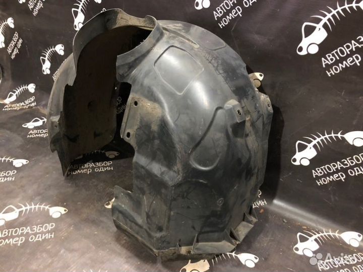 Подкрылок передний левый Ford Focus 3 хетчбэк 1
