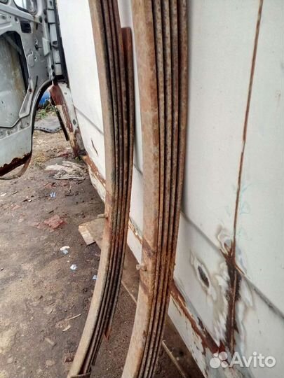 Рессоры задние Мерседес 207-310