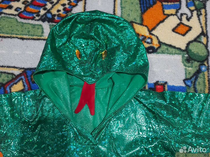 Новогодние костюмы(зайчик, снежинка, цыпленок