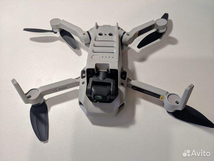 Квадрокоптер dji mini se fly more combo