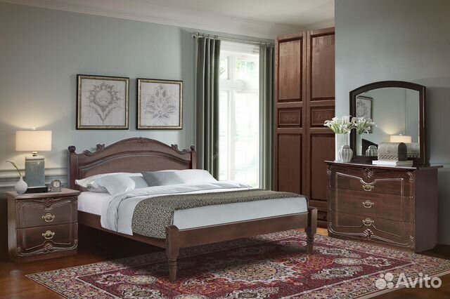 Кровать из массива