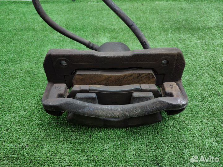 Суппорт передний левый Honda Civic 4D R18A1 2009