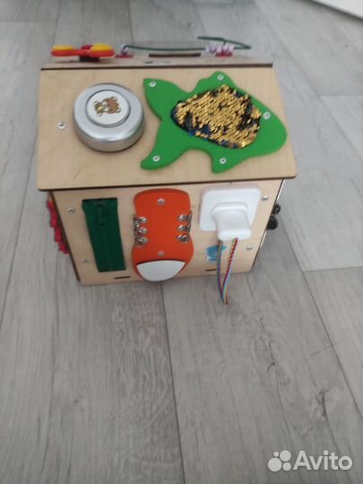 Бизиборд домик