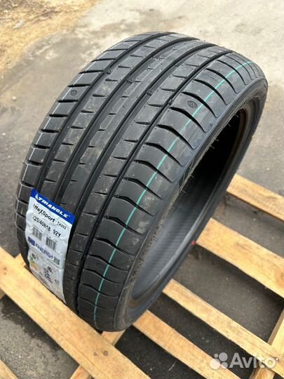 Triangle EffeXSport TH202 225/40 R18