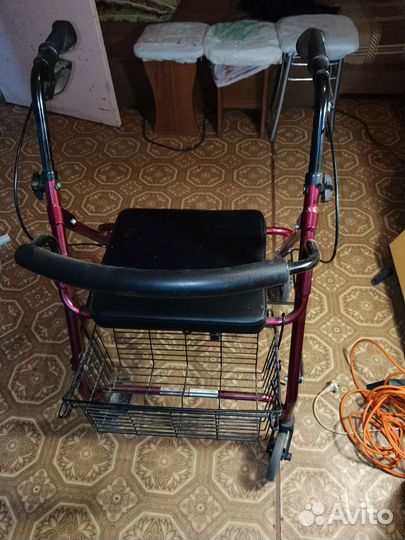 Ходунки для взрослых на колесах