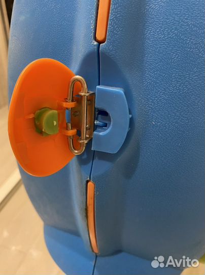 Детский чемодан на колесах trunki