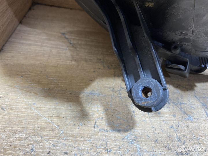 Фара передняя левая Mercedes W211 дорест 142178