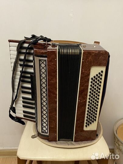 Аккордеон Восток с кофром